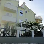 Appartement Roko *