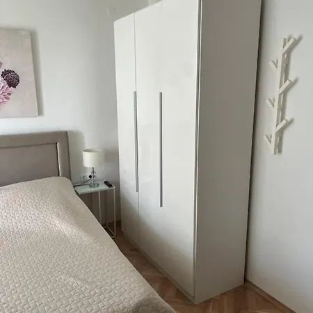Apartment Roko *