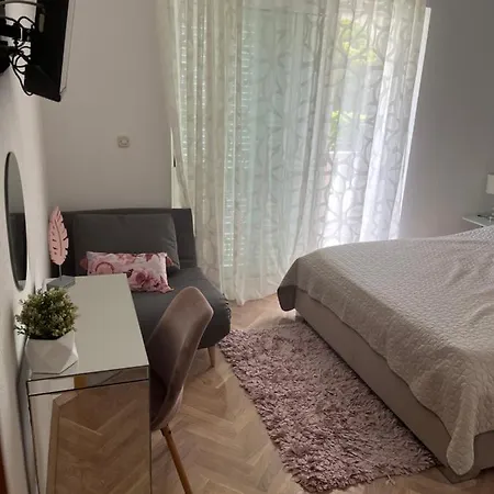 Apartment Roko *