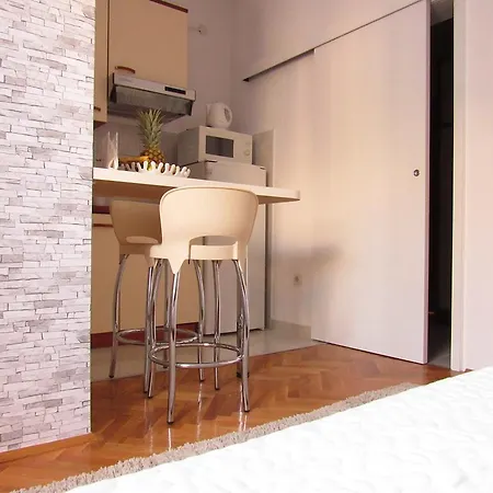 Apartment Roko *