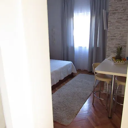 Apartment Roko Kastela