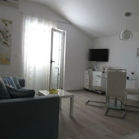Apartment Roko *