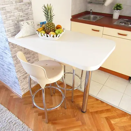Apartment Roko Kaštela
