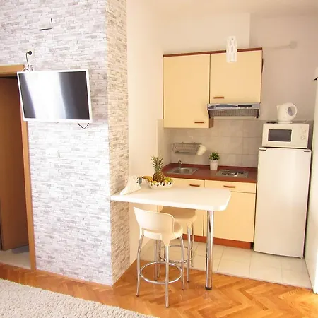 Apartment Roko Kaštela