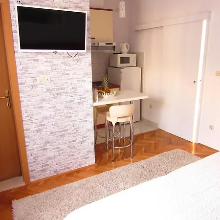 Apartment Roko *