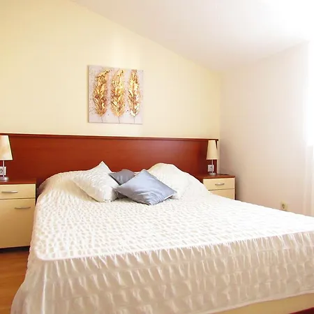 Apartment Roko Kaštela