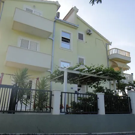 Apartment Roko *